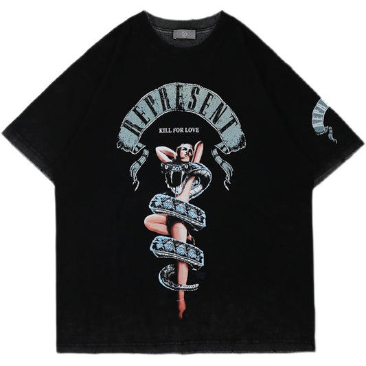 73r1 - T-shirt holgada negra con estampado serpiente estilo retro